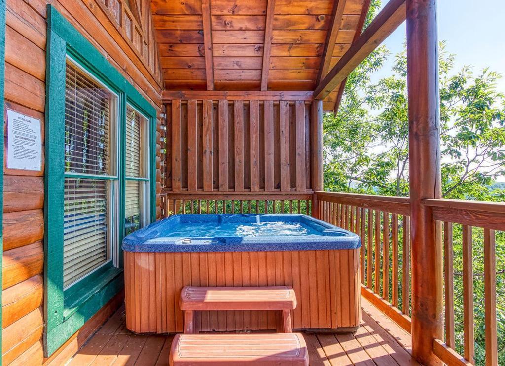 A Higher Calling, 1089 Of Free Area Attraction Tickets For Each Paid Day, Dollywood And More! Pigeon Forge Bagian luar foto