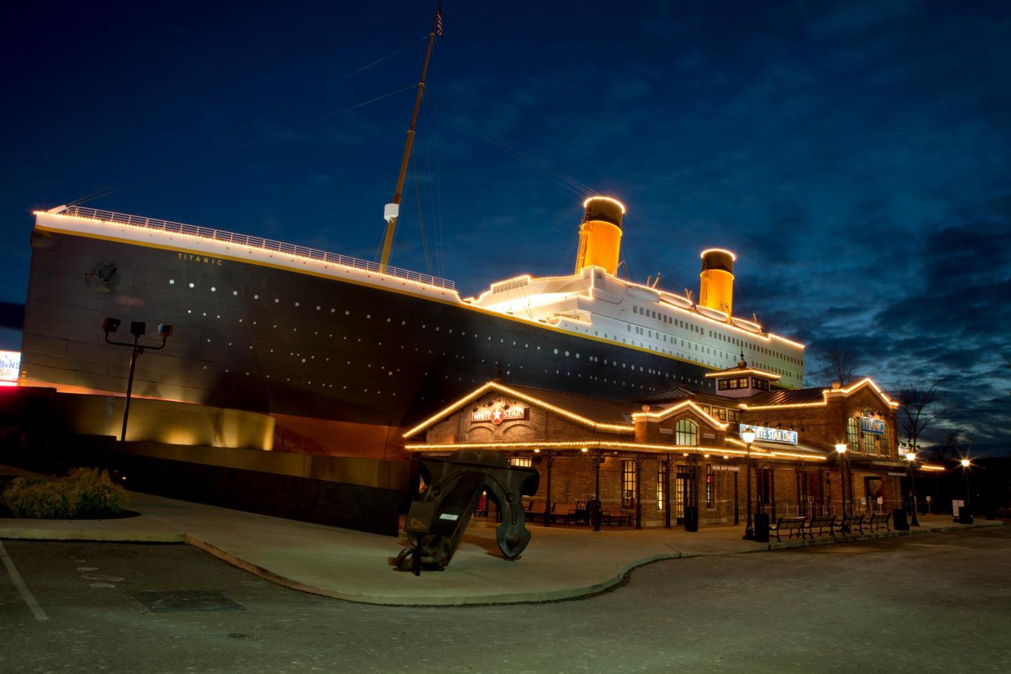 A Higher Calling, 1089 Of Free Area Attraction Tickets For Each Paid Day, Dollywood And More! Pigeon Forge Bagian luar foto